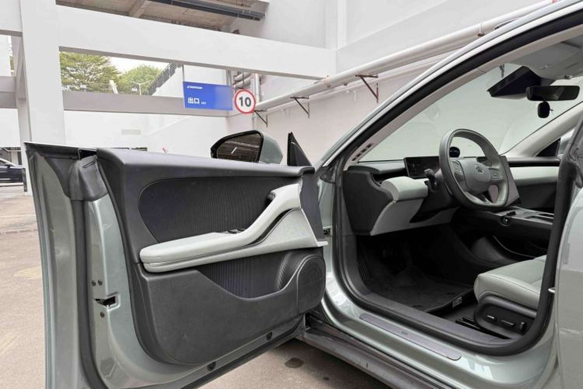 Used Nio ET5 2022 75 kWh Interior 12