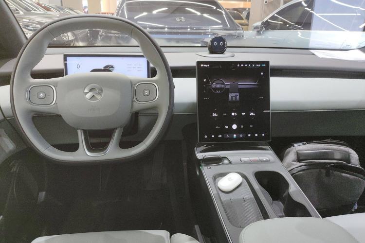 Used Nio ET5 2022 75 kWh Interior 2