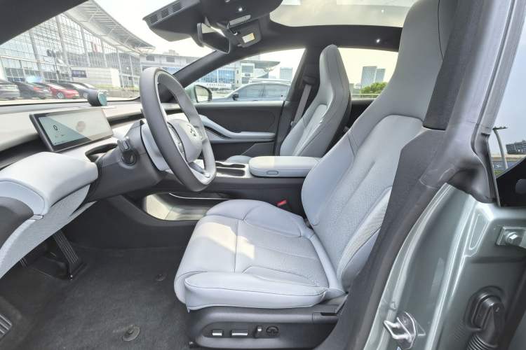 Used Nio ET5 2022 75 kWh Interior 2