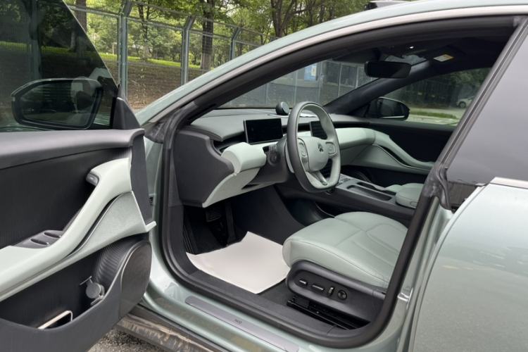 Used Nio ET5 2022 75 kWh Interior 3
