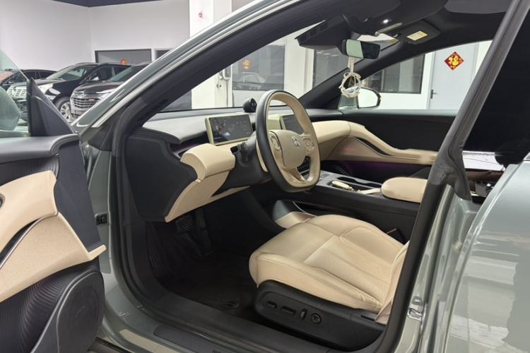Used Nio ET5 2022 75 kWh Interior 3