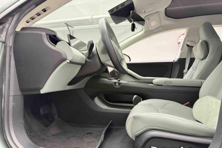 Used Nio ET5 2022 75 kWh Interior 3