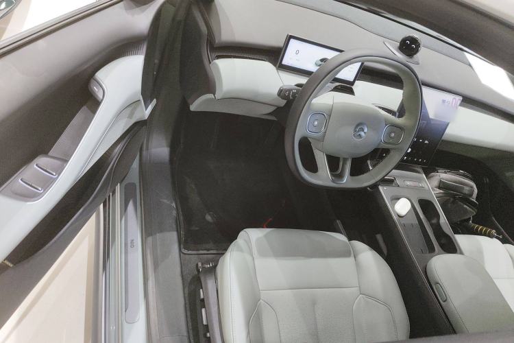 Used Nio ET5 2022 75 kWh Interior 3