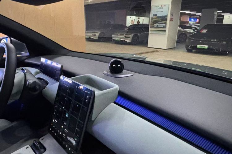 Used Nio ET5 2022 75 kWh Interior 3