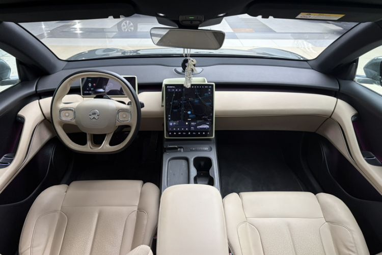 Used Nio ET5 2022 75 kWh Interior 5