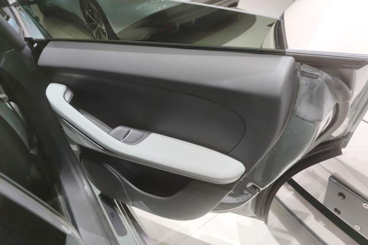 Used Nio ET5 2022 75 kWh Interior 6