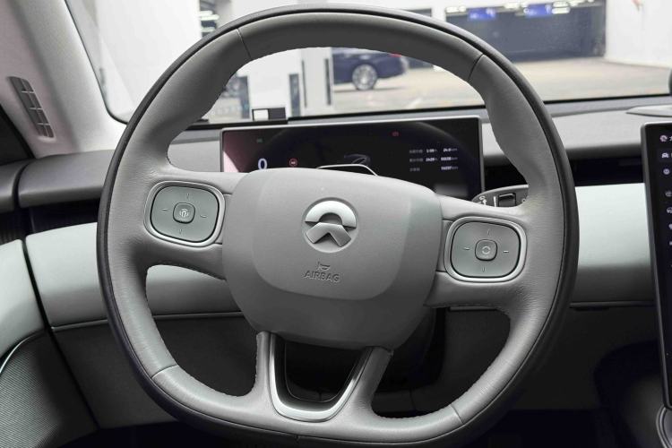 Used Nio ET5 2022 75 kWh Interior 8