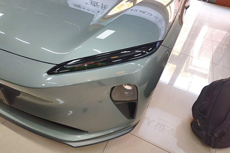 Used Nio ET5 2022 75 kWh Left Front Headlight