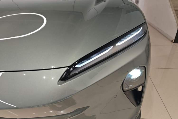 Used Nio ET5 2022 75 kWh Left Front Headlight