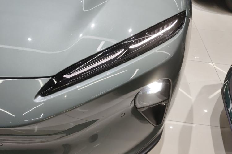 Used Nio ET5 2022 75 kWh Left Front Headlight