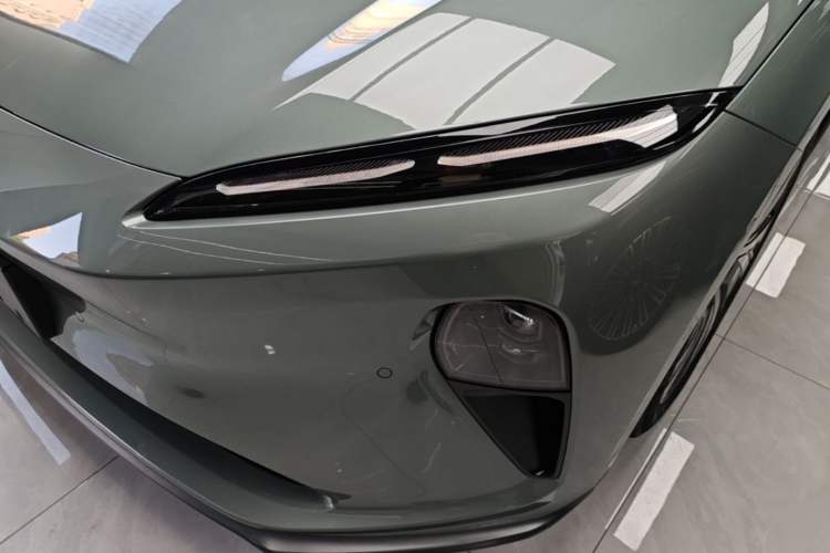 Used Nio ET5 2022 75 kWh Left Front Headlight