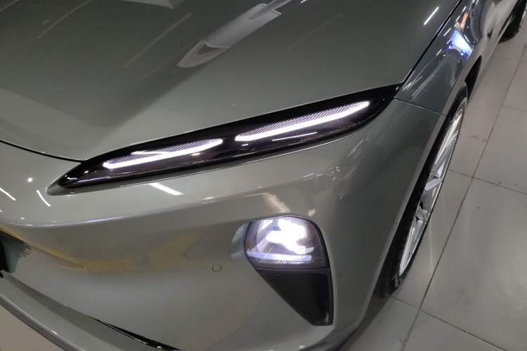 Used Nio ET5 2022 75 kWh Left Front Headlight