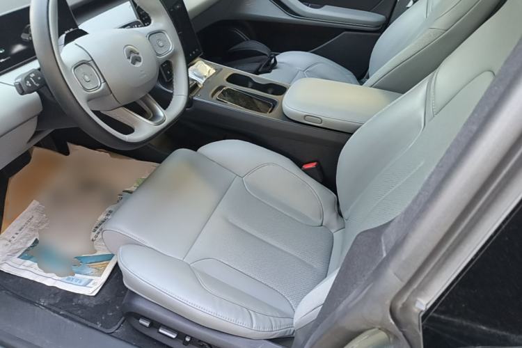 Used Nio ET5 2022 75 kWh Left Front Seat