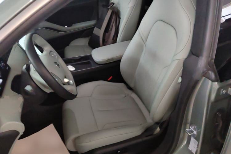 Used Nio ET5 2022 75 kWh Left Front Seat