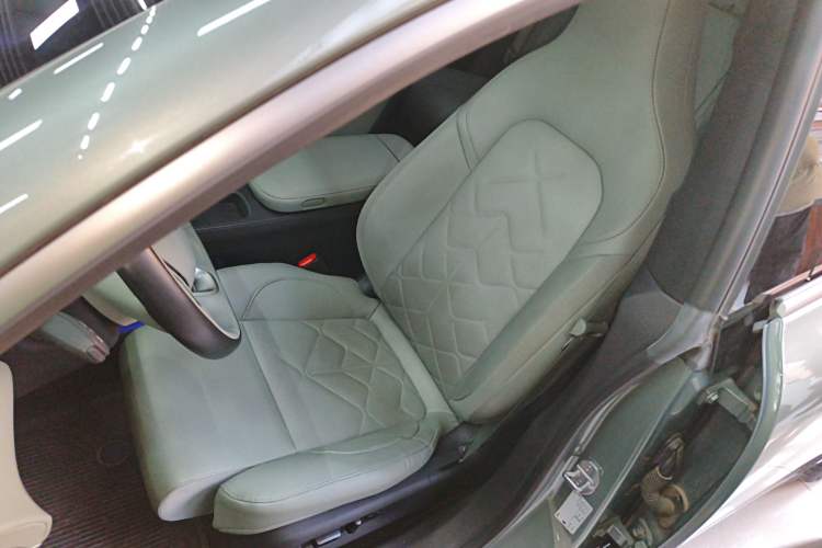 Used Nio ET5 2022 75 kWh Left Front Seat