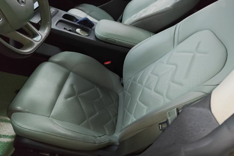 Used Nio ET5 2022 75 kWh Left Front Seat