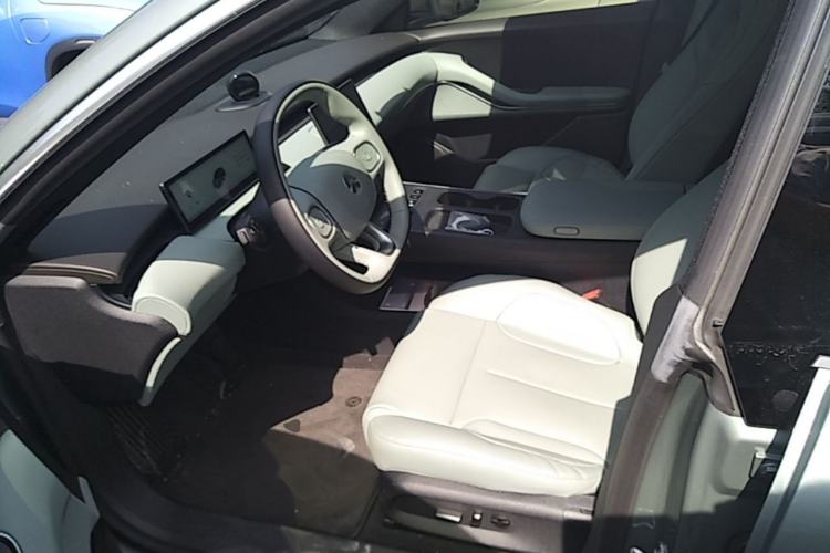 Used Nio ET5 2022 75 kWh Left Front Seat
