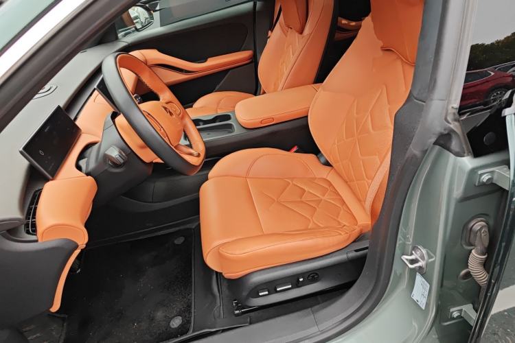Used Nio ET5 2022 75 kWh Left Front Seat
