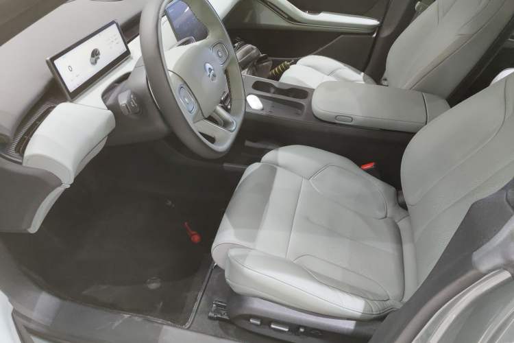 Used Nio ET5 2022 75 kWh Left Front Seat