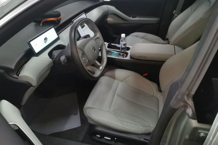 Used Nio ET5 2022 75 kWh Left Front Seat