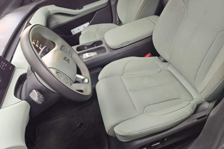 Used Nio ET5 2022 75 kWh Left Front Seat