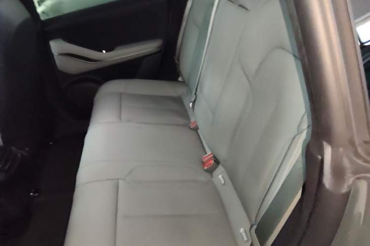 Used Nio ET5 2022 75 kWh Left Rear Seat