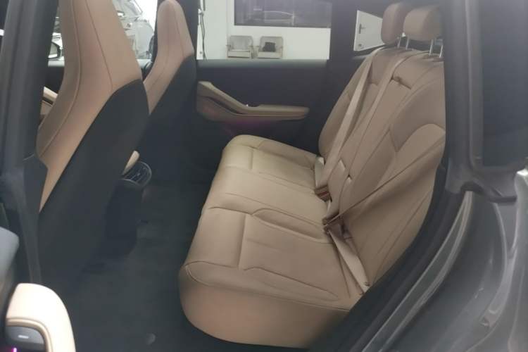 Used Nio ET5 2022 75 kWh Left Rear Seat
