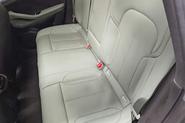 Used Nio ET5 2022 75 kWh Left Rear Seat