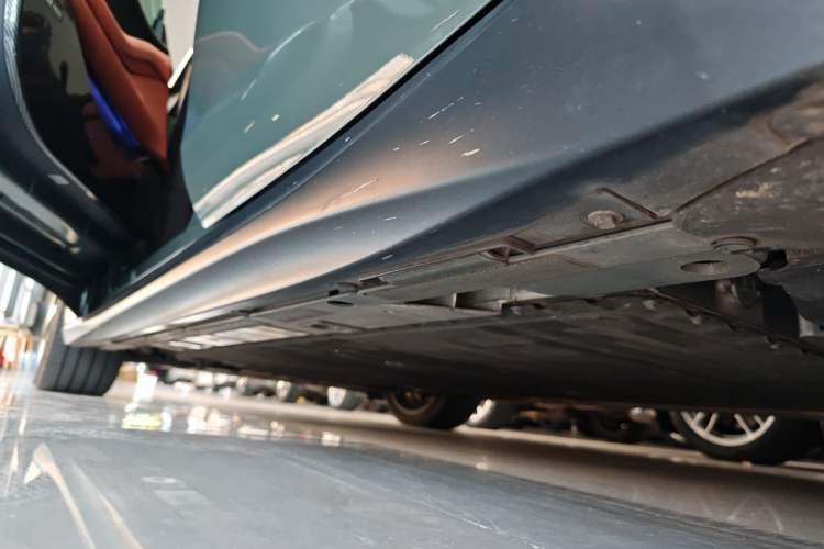 Used Nio ET5 2022 75 kWh Left Side Sill