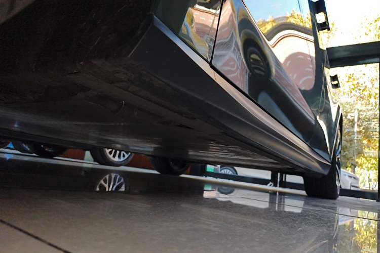 Used Nio ET5 2022 75 kWh Left Side Sill