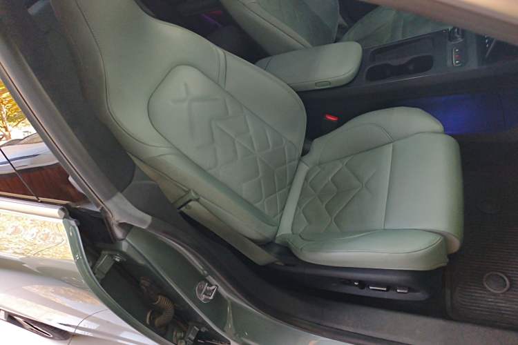 Used Nio ET5 2022 75 kWh Right Front Seat