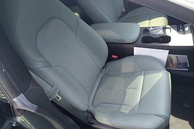 Used Nio ET5 2022 75 kWh Right Front Seat