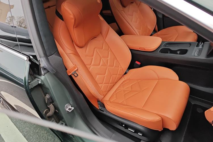 Used Nio ET5 2022 75 kWh Right Front Seat