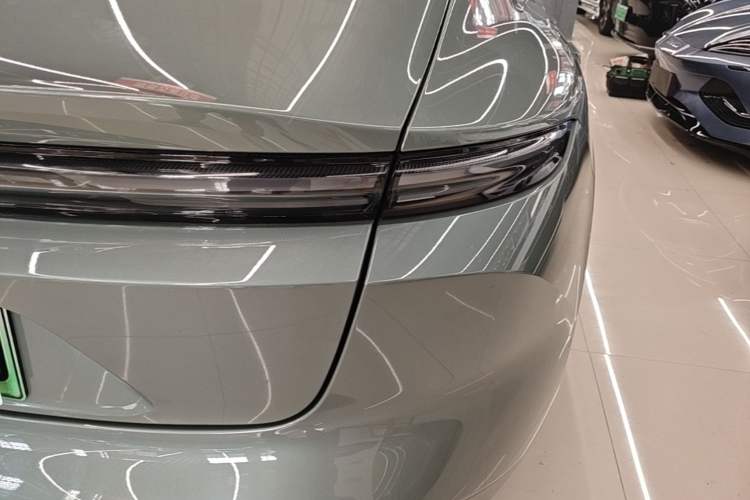 Used Nio ET5 2022 75 kWh Right Rear Taillight