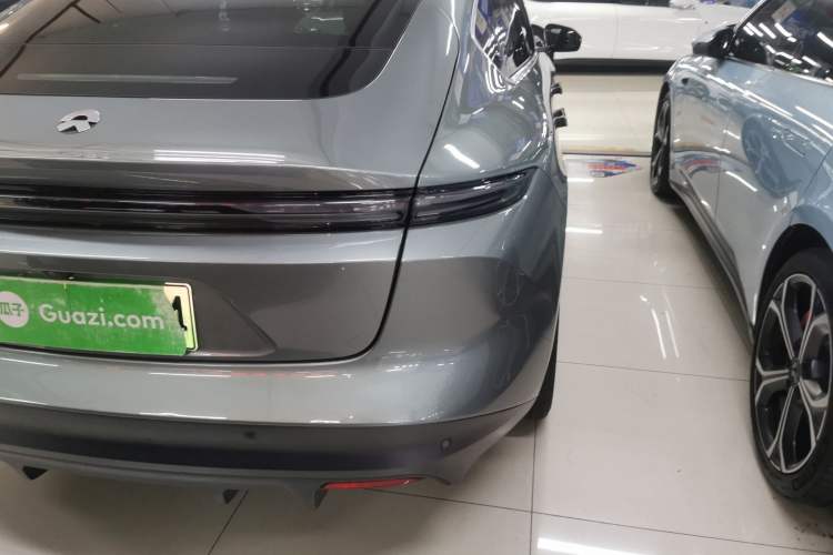 Used Nio ET5 2022 75 kWh Right Rear Taillight