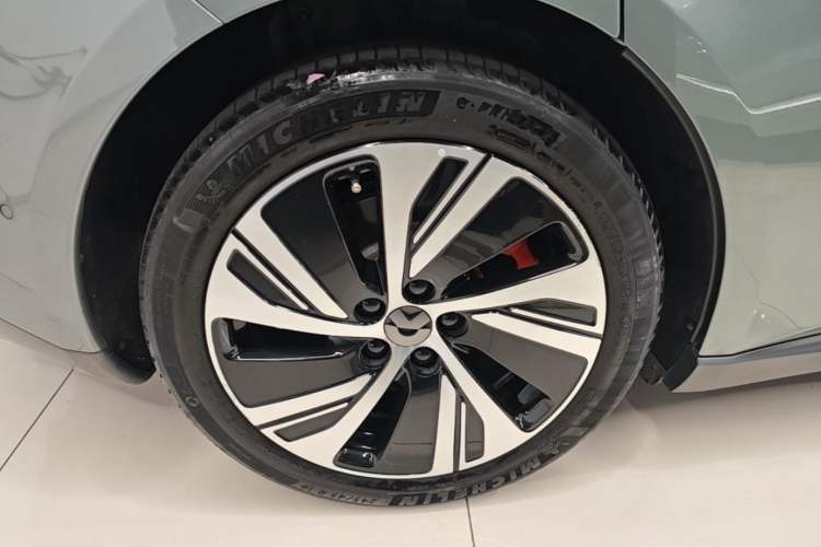 Used Nio ET5 2022 75 kWh Right Rear Wheel Hub
