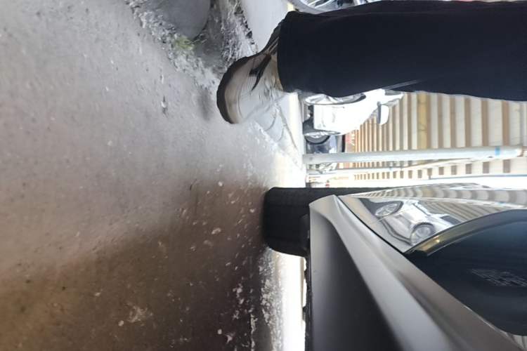 Used Nio ET5 2022 75 kWh Right Side Sill
