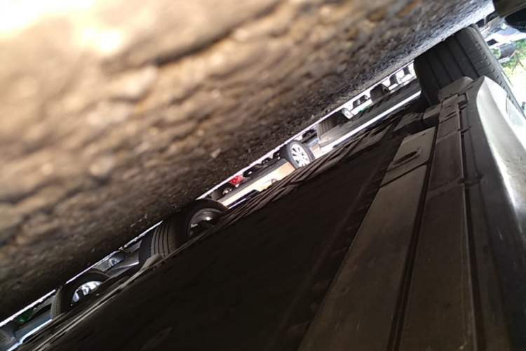 Used Nio ET5 2022 75 kWh Right Side Sill