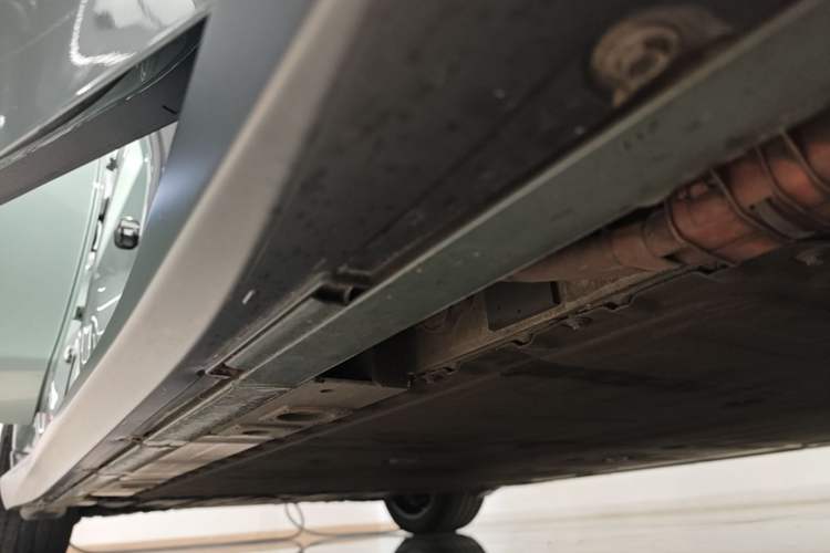 Used Nio ET5 2022 75 kWh Right Side Sill