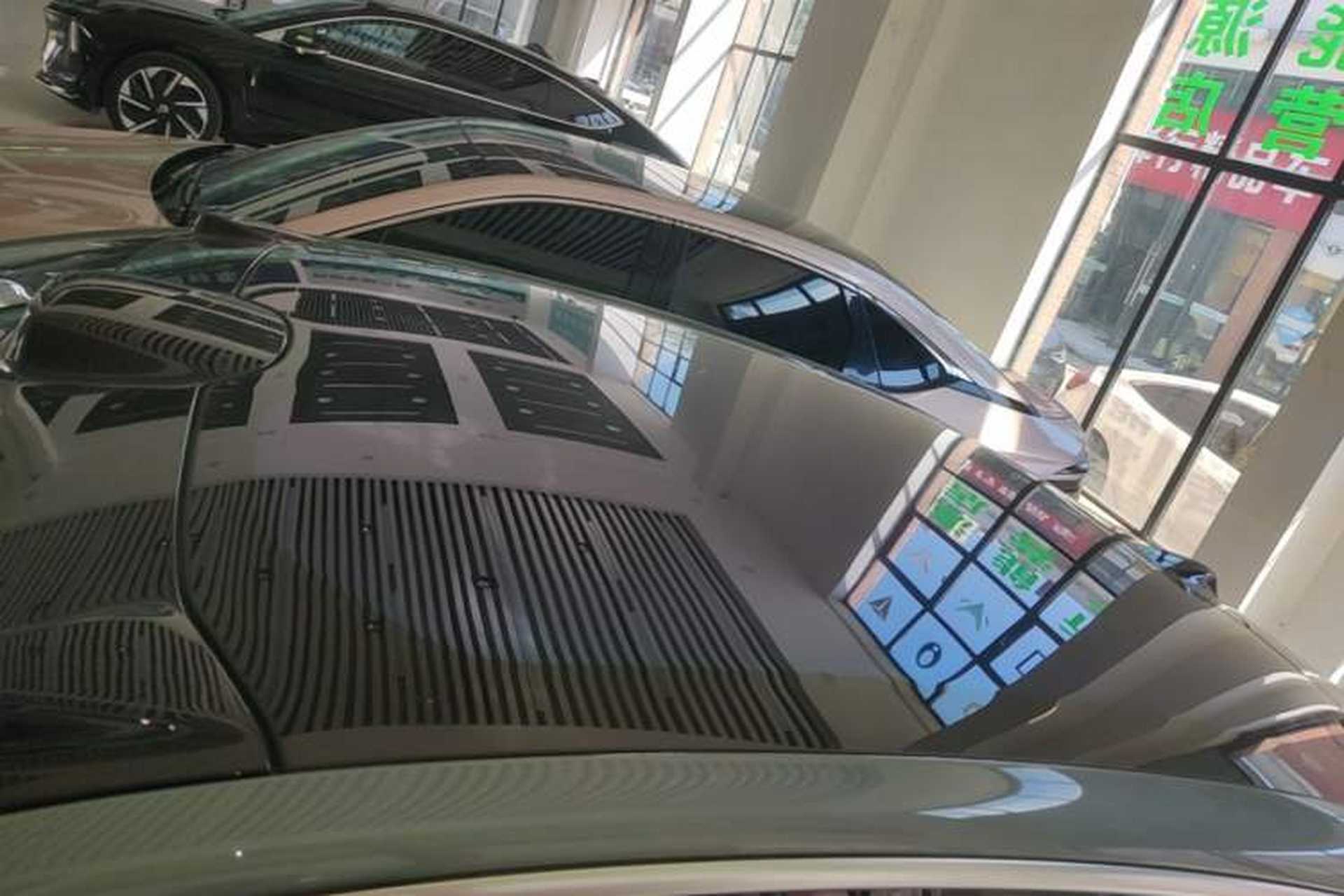 Used Nio ET5 2022 75 kWh Roof