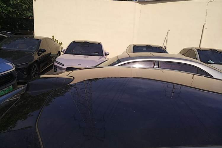 Used Nio ET5 2022 75 kWh Roof