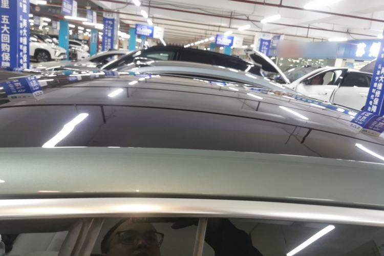 Used Nio ET5 2022 75 kWh Roof