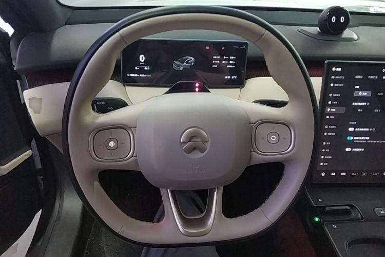 Used Nio ET5 2022 75 kWh Steering Wheel