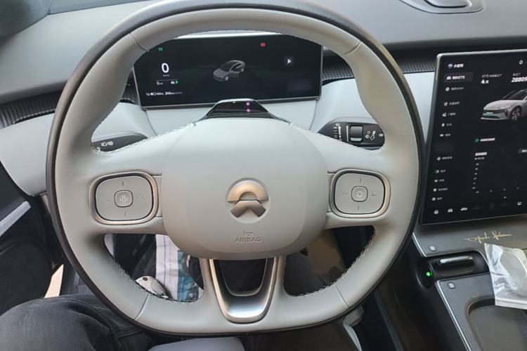 Used Nio ET5 2022 75 kWh Steering Wheel