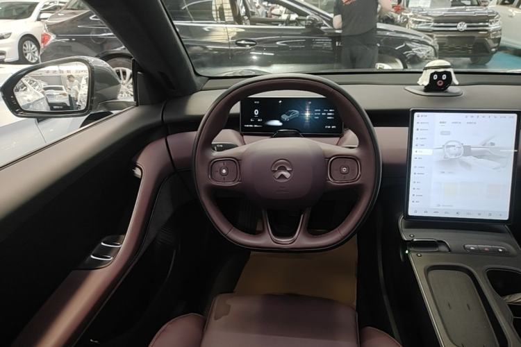 Used Nio ET5 2022 75 kWh Steering Wheel