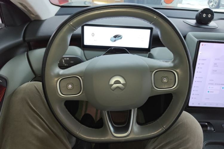 Used Nio ET5 2022 75 kWh Steering Wheel
