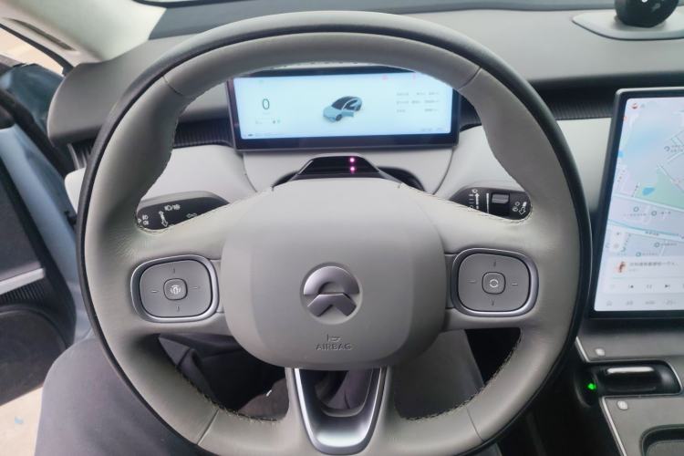 Used Nio ET5 2022 75 kWh Steering Wheel