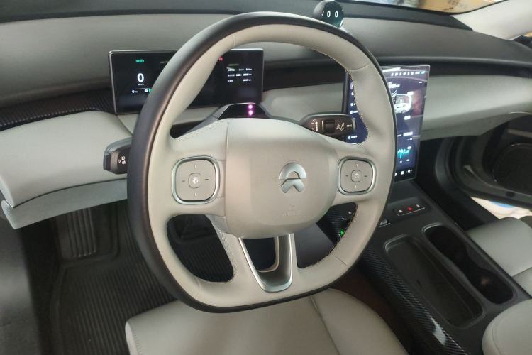 Used Nio ET5 2022 75 kWh Steering Wheel