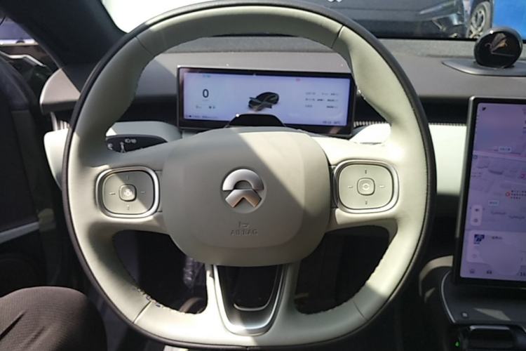 Used Nio ET5 2022 75 kWh Steering Wheel