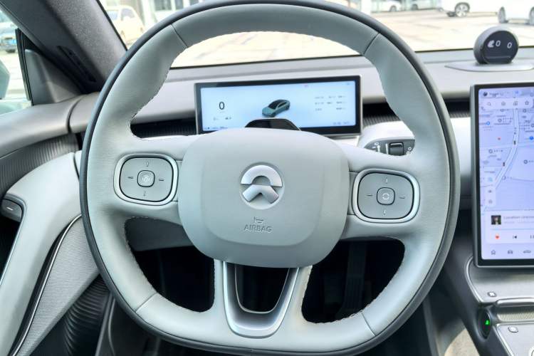 Used Nio ET5 2022 75 kWh Steering Wheel
